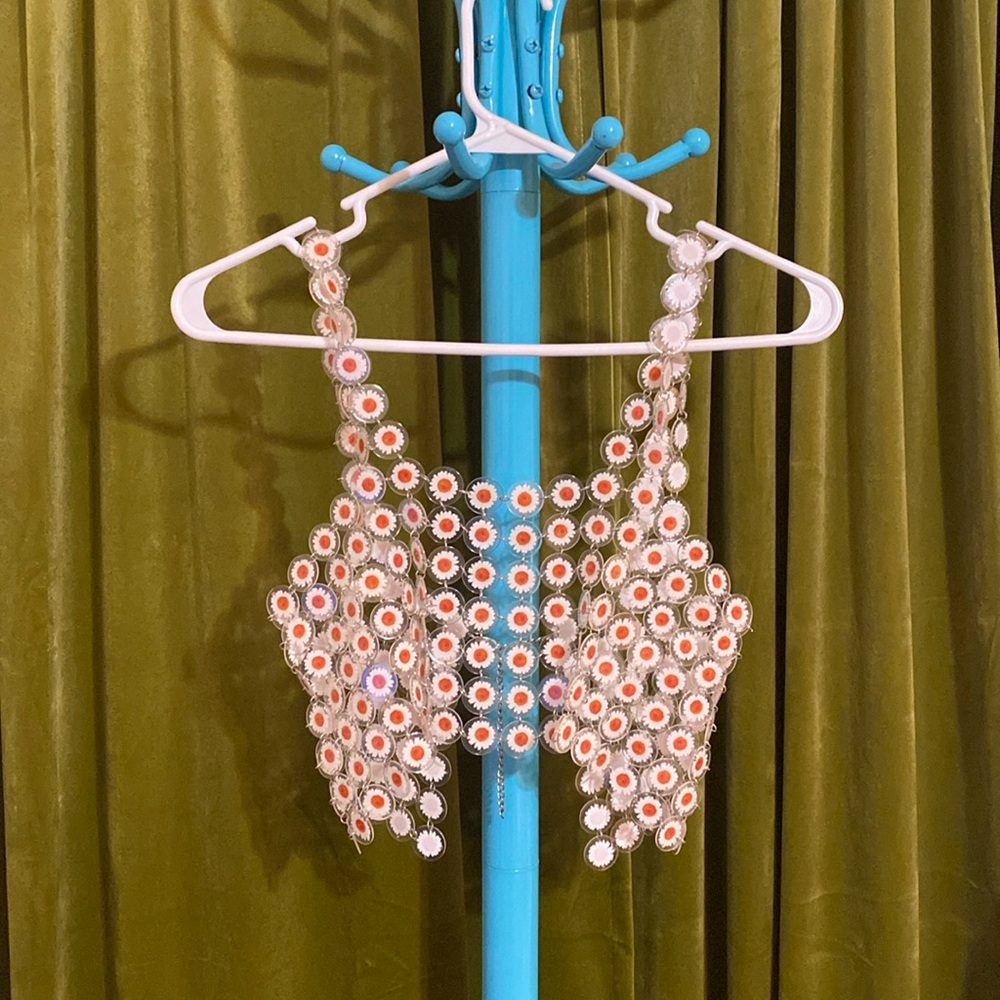 Rave Chain link daisy top